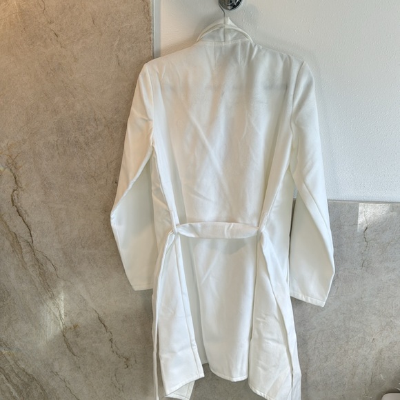 NWT Ivory fashion coat with belt & pockets size S - Picture 3 of 3